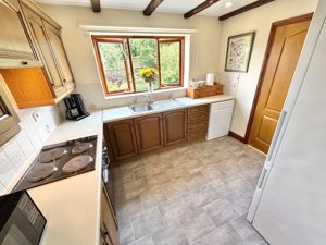 Kitchen- click for photo gallery